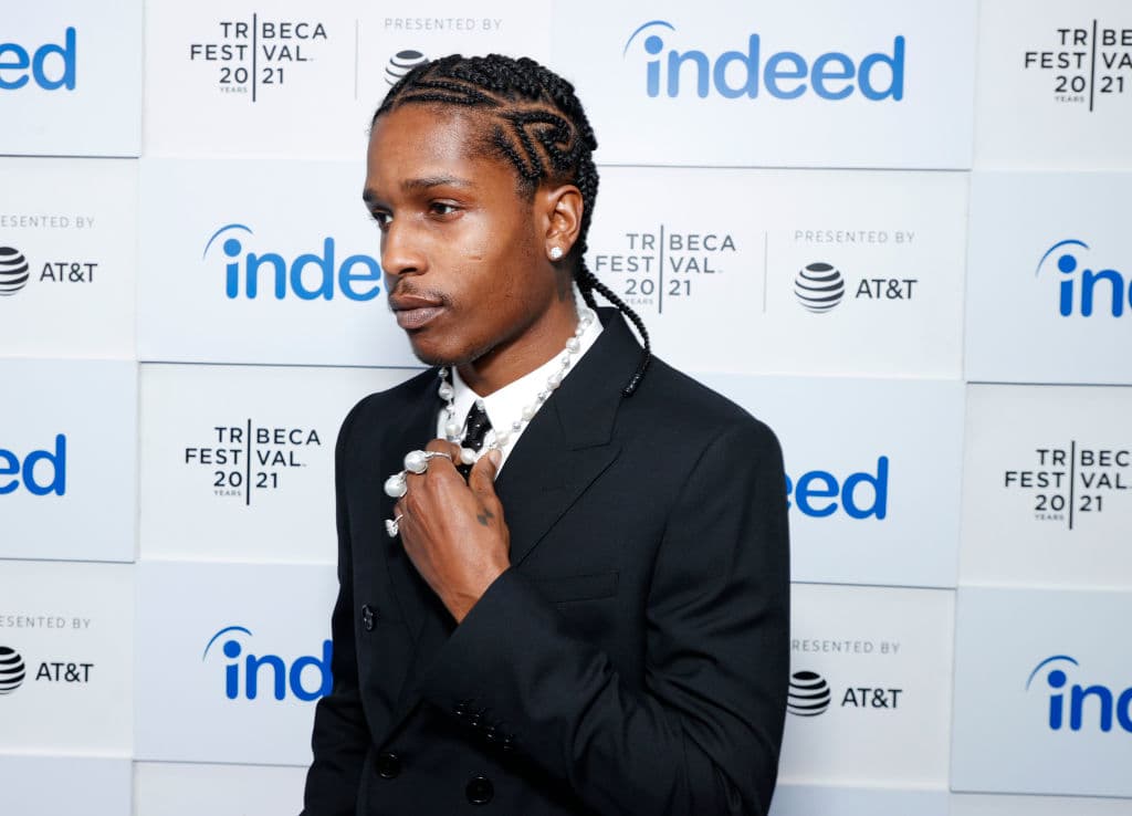 Agregó: “Creo que sería un padre increíble, notablemente increíble en general. Tendría un hijo muy increíble. Muy."