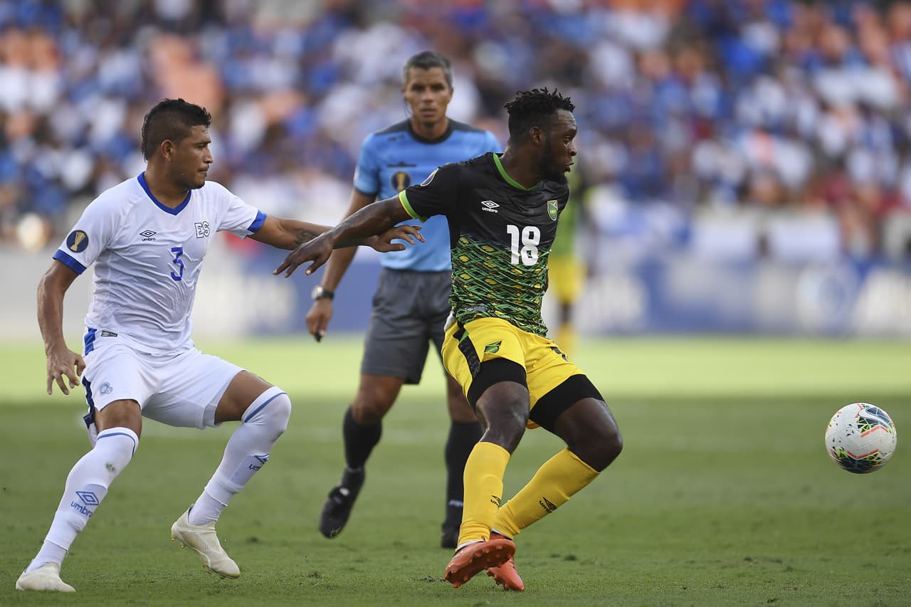 Al descanso, el resulado parcial prevalecía con empate sin anotaciones.