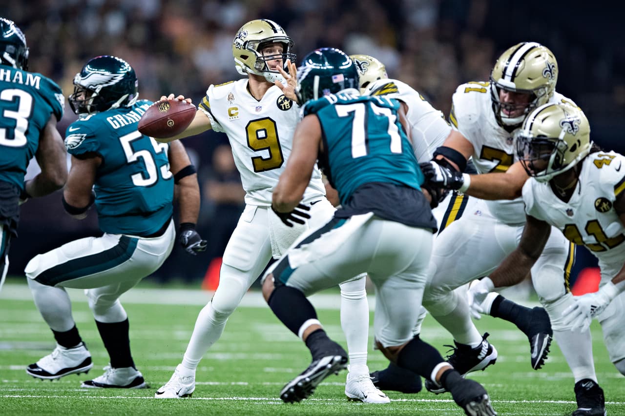 NEW ORLEANS, LA - NOVEMBER 18: Drew Brees #9 of the New Orleans Saints throws a pass during a game against the Philadelphia Eagles at Mercedes-Benz Superdome on November 18, 2018 in New Orleans, Louisiana. The Saints defeated the Eagles 48-7. (Photo by Wesley Hitt/Getty Images)