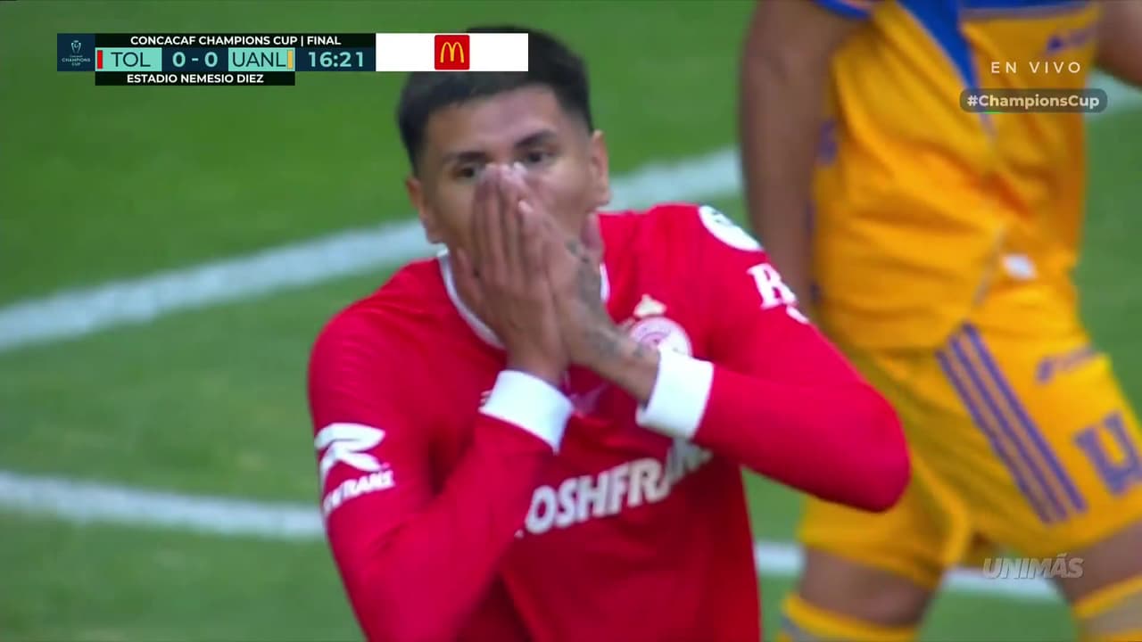 ¡Nico Castro se queda a nada de hacer el primero de Toluca a Tigres en Champions Cup!