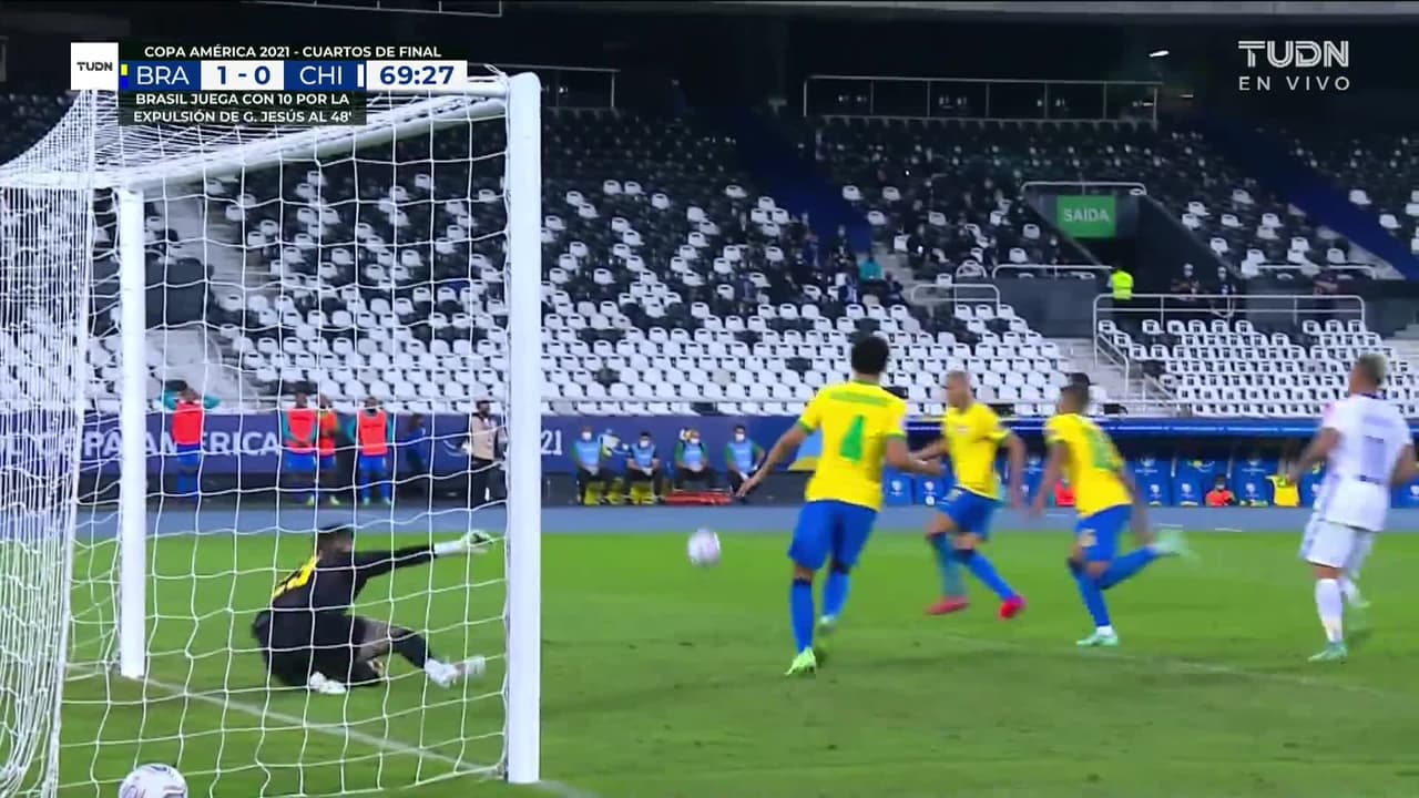 ¡TIRO ATAJADO! disparo por Ben Brereton.