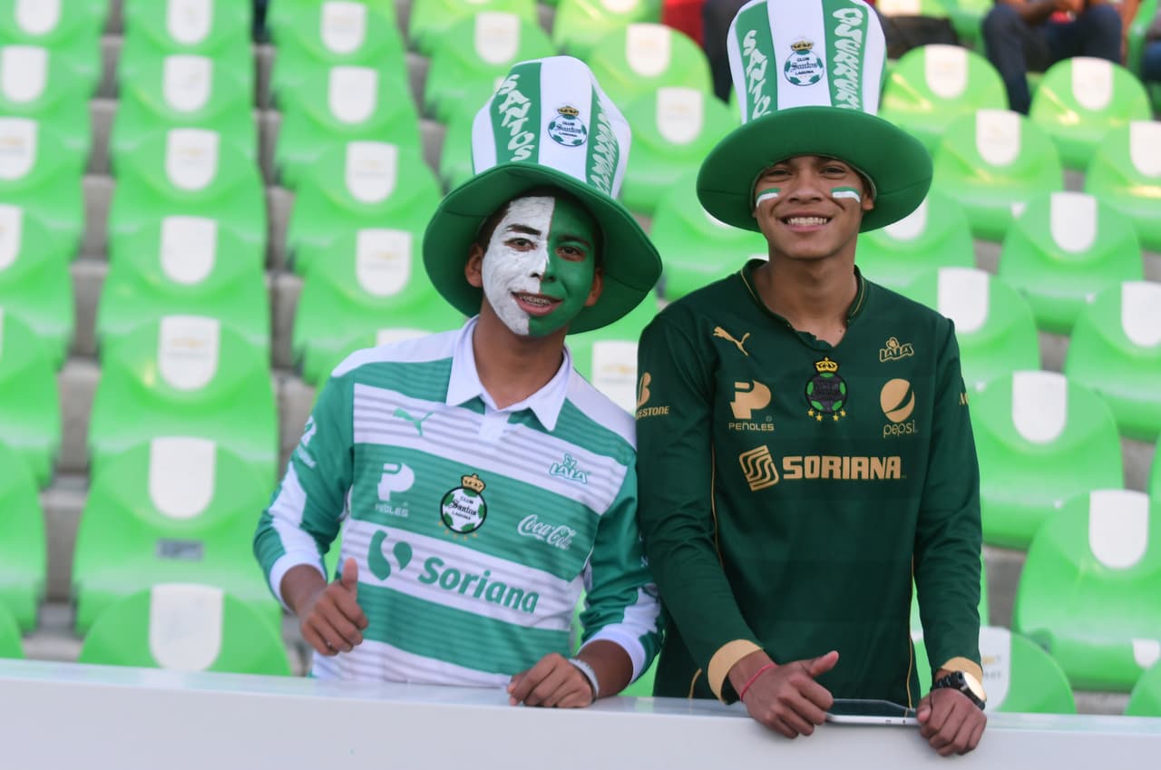 Los fanáticos locales asistieron con el sueño de ver a su equipo vencer a uno de los más campeones de México.