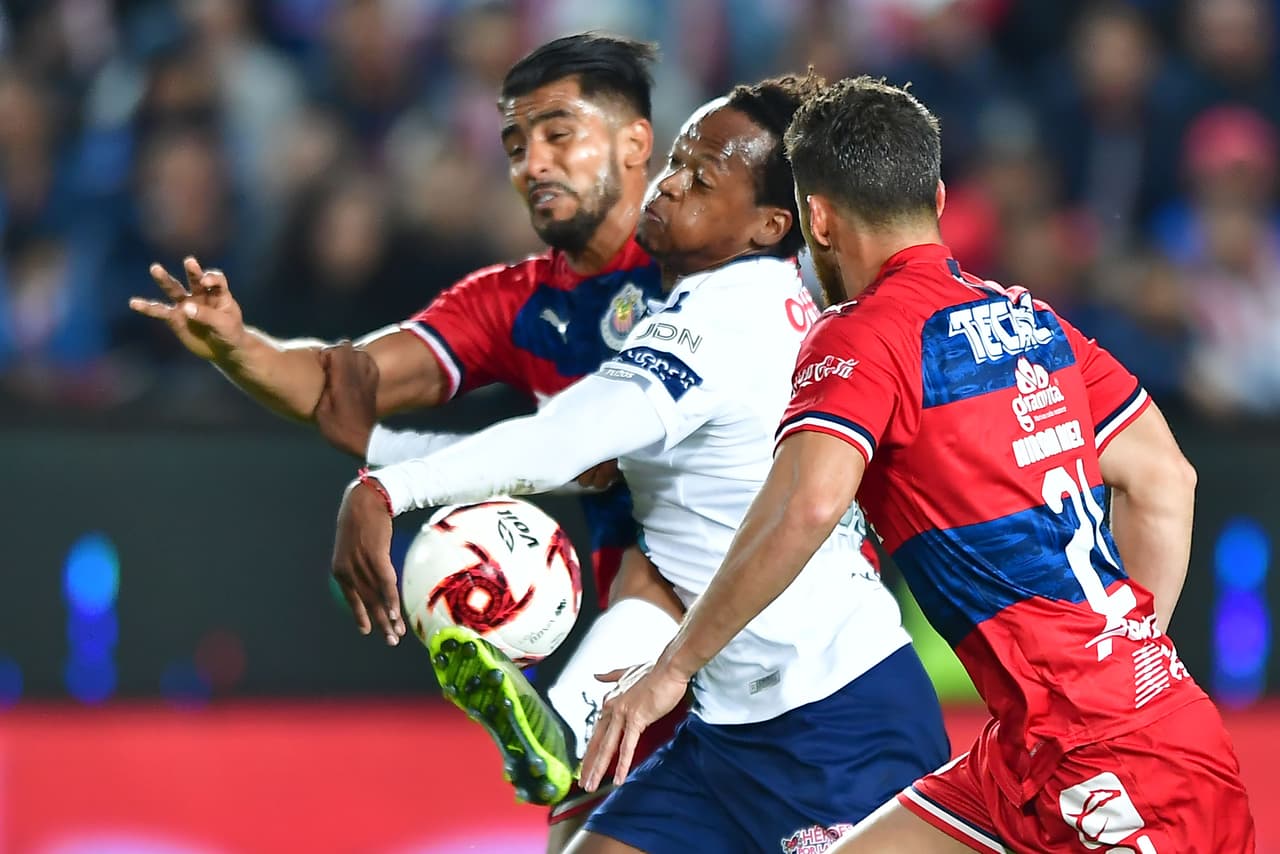 Pachuca y Chivas empataron sin goles en el Estadio Hidalgo.