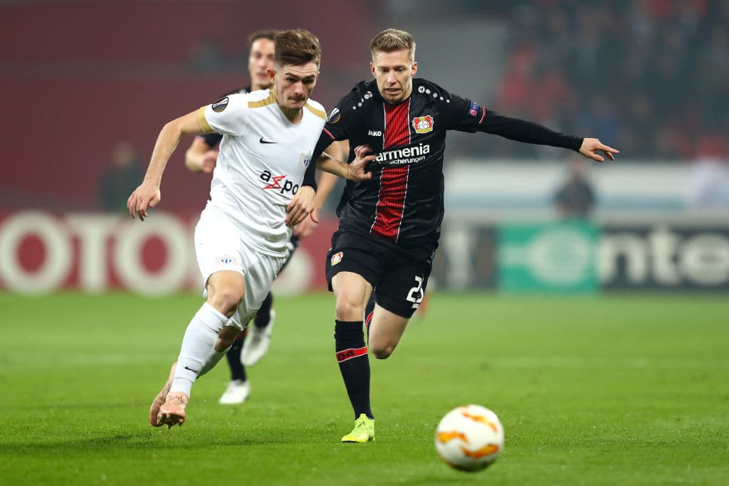 El equipo local insistía con llegadas por diferentes vías para tratar de abrir a una defensa del Zurich que estaba bien plantada, pero los intentos eran en vano, no acertaban los germanos.