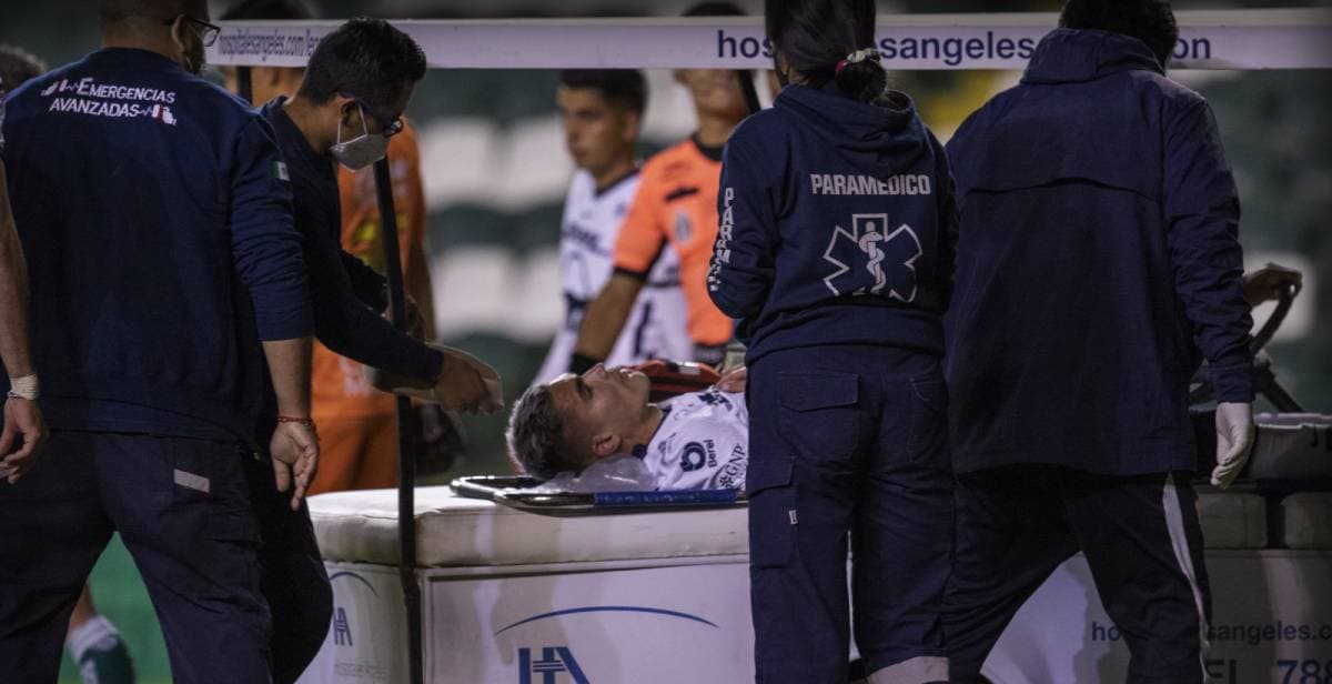 Pumas UNAM informa del estado médico de Johan Vázquez