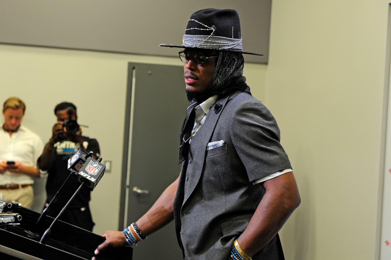 Cam Newton ganará menos dinero que los quarterbacks suplentes