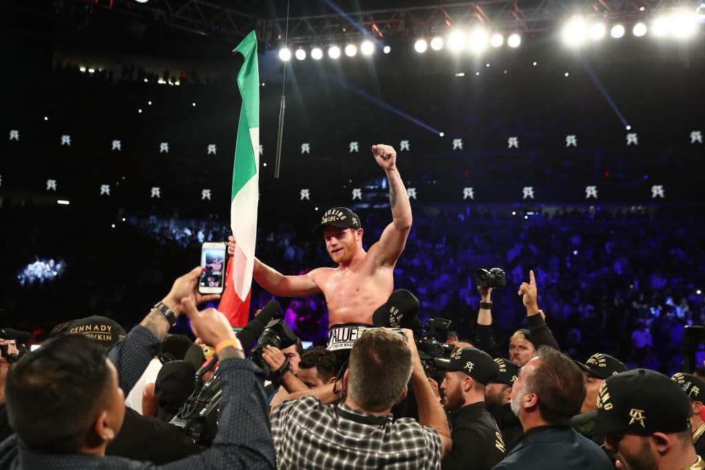 Por decisión dividida, en un combate de antología, Saúl 'Canelo' Álvarez le quita el invicto a Gennady Golovkin en una trepidante pelea de cabo a rabo que tuvo de pie en T-Mobile Arena.