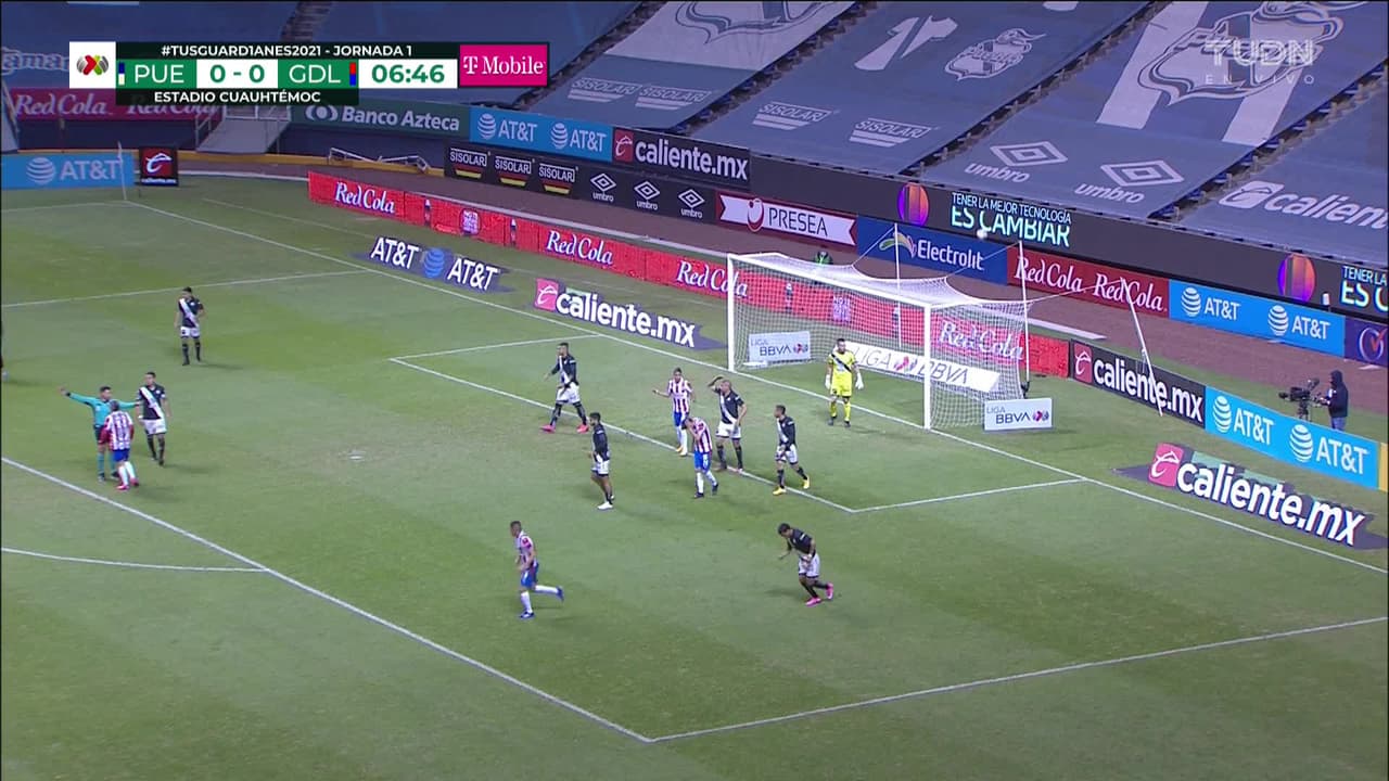 ¡TIRO ATAJADO! disparo por Christian Tabó.