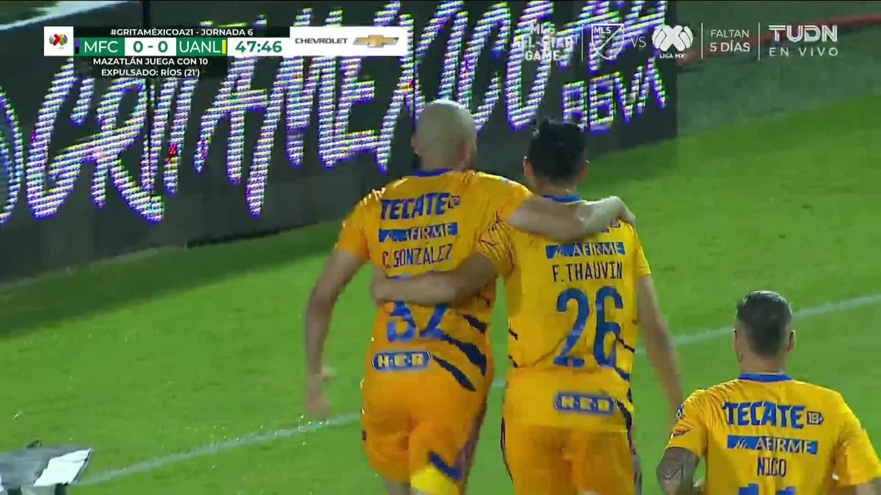¡GOL!  anota para Tigres. Carlos González
