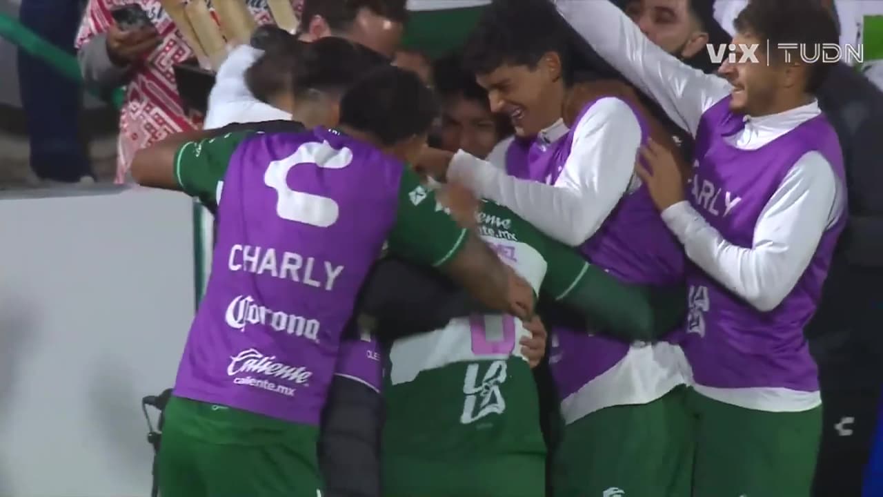 ¡Santos está aplastando a Querétaro! Penal para los Guerreros y Güémez no falla para poner el 4to gol