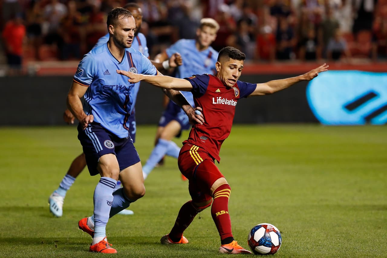 Un gol y una asistencia de Jefferson Savarino en el triunfo 3-1 de Real Salt Lake sobre New York City FC. El venezolano mantiene una trayectoria imparable en MLS.