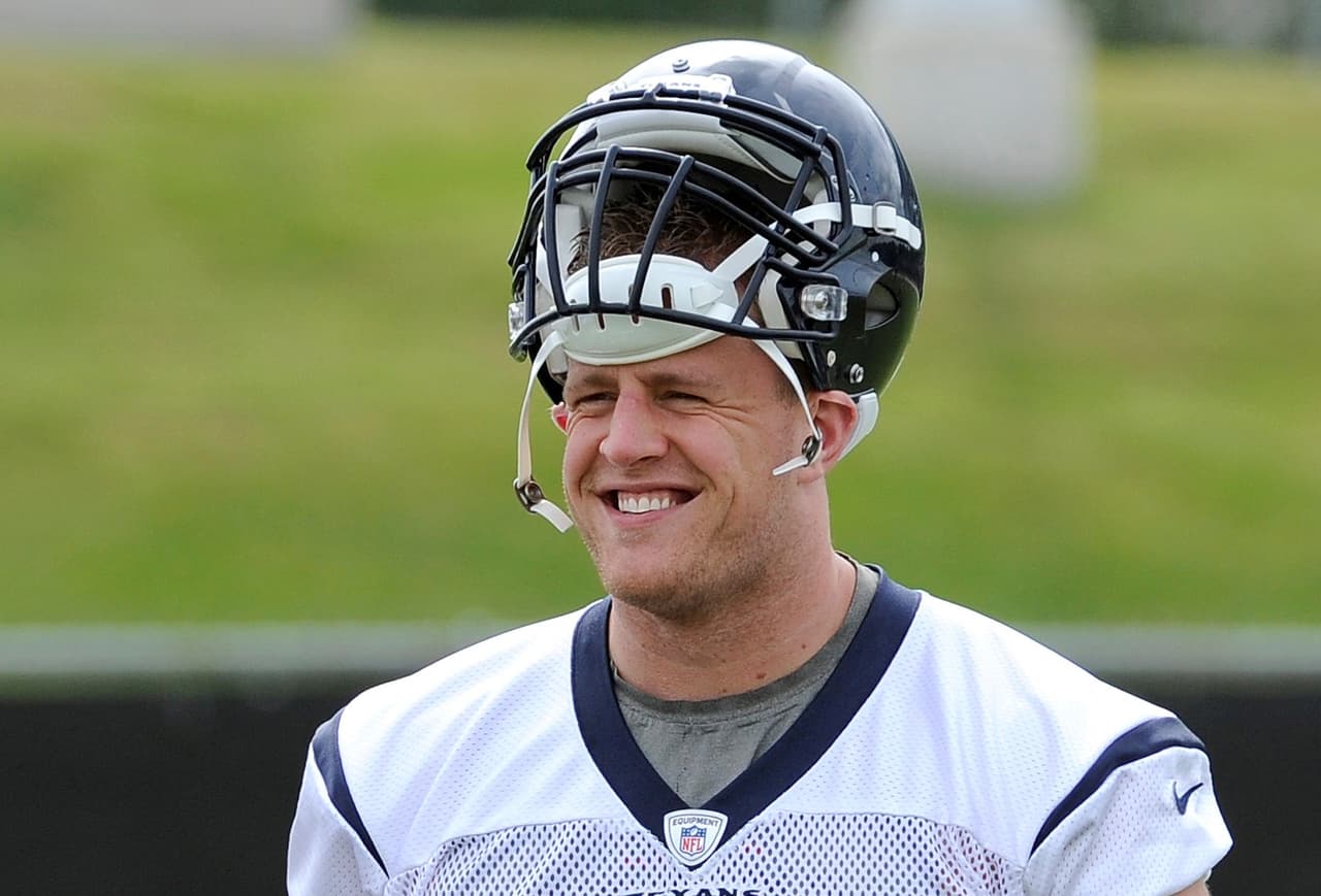 JJ Watt se queja de su mamá durante el Draft de la NFL