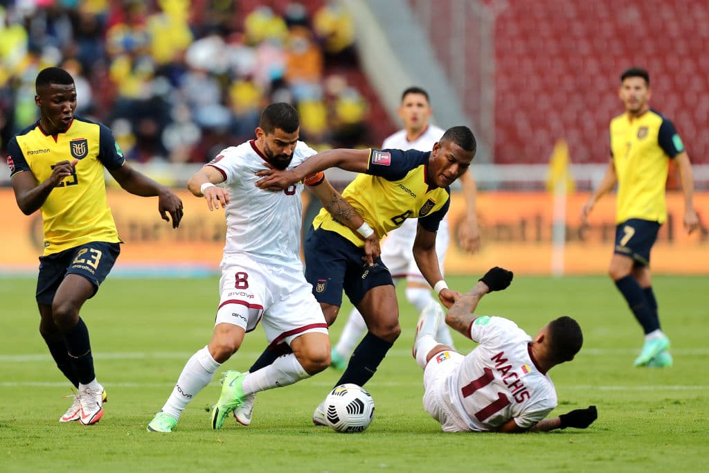 Piero Hincapie anotó el único tanto del encuentro en la victoria 1-0 de Ecuador sobre Venezuela.
