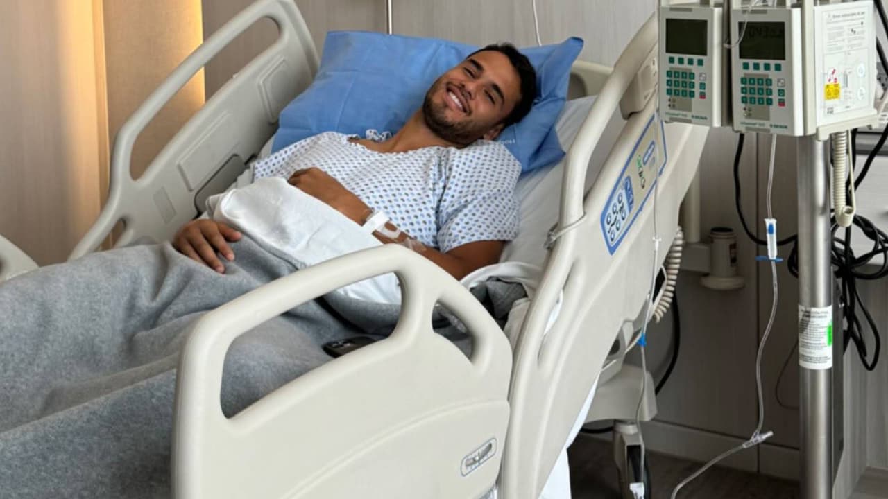 Hasta cinco tornillos colocaron a Diego Reyes tras cirugía