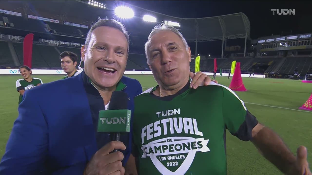 Stoichkov, Zamorano, Ramón Morales, Avilés Hurtado, Mané de la Parra y muchos más participaron en las dinámicas que pusieron a prueba su calidad y talento con el balón.