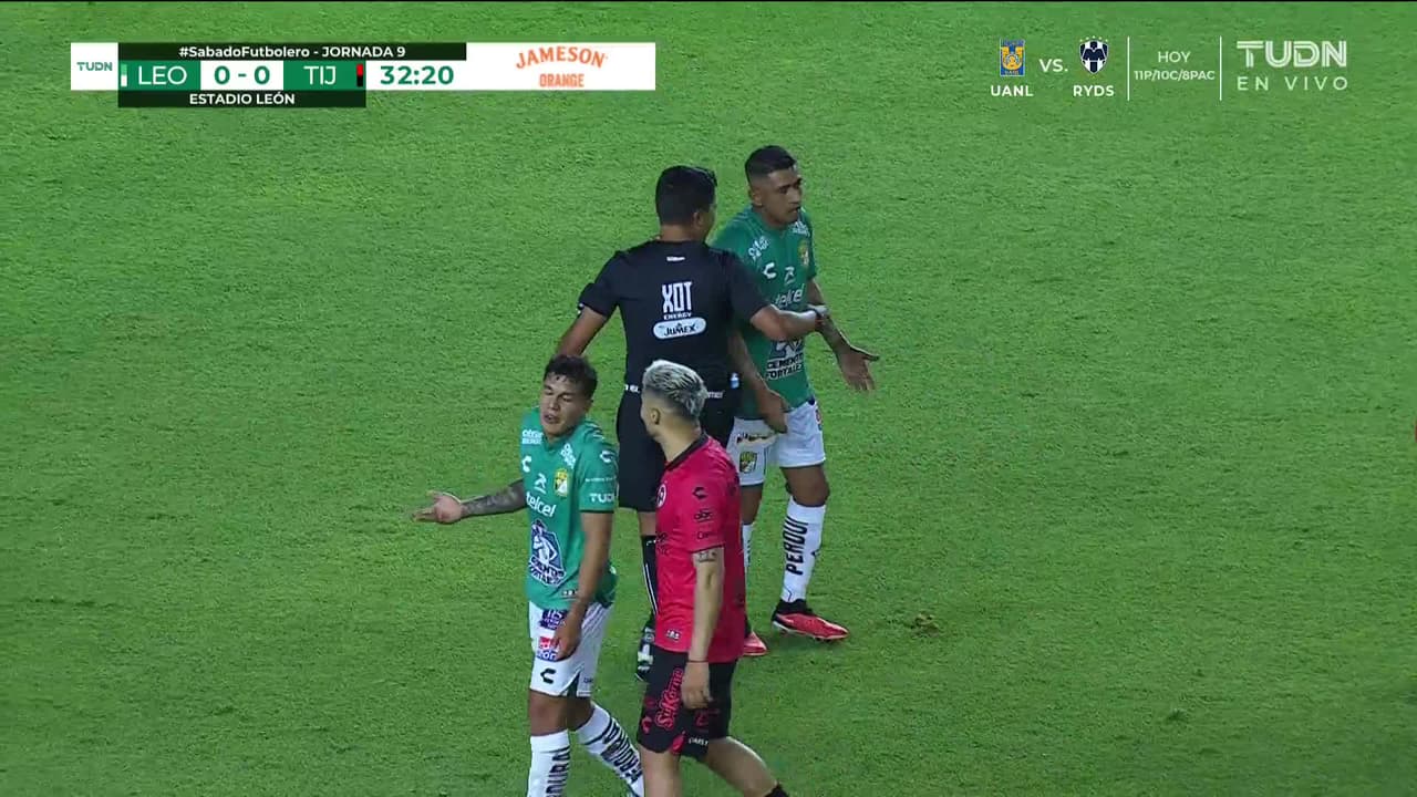 ¡TIRO ATAJADO! disparo por Kevin Castañeda.