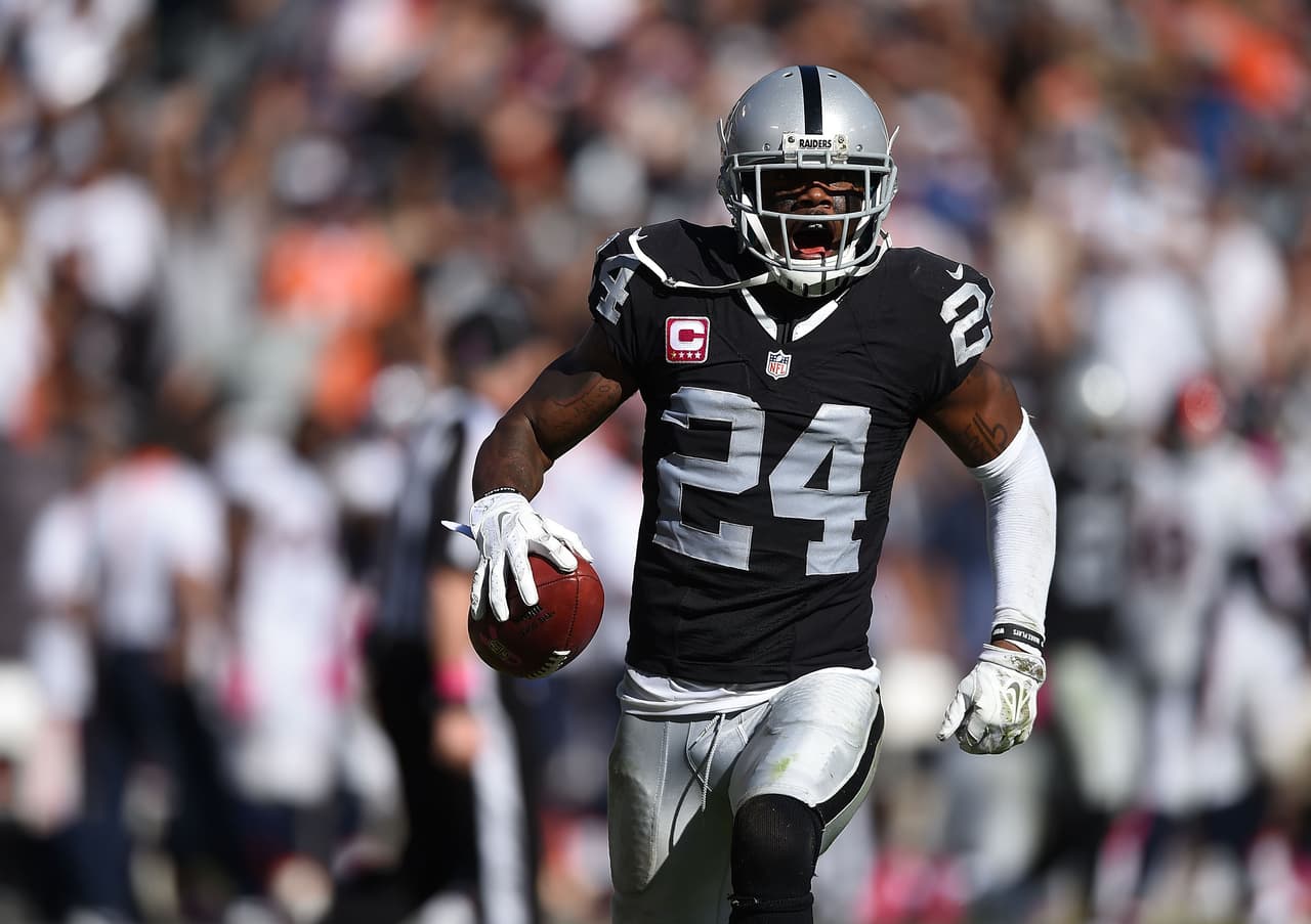 Jugador Defensivo del Mes de Octubre AFC: S Charles Woodson, Oakland Raiders.