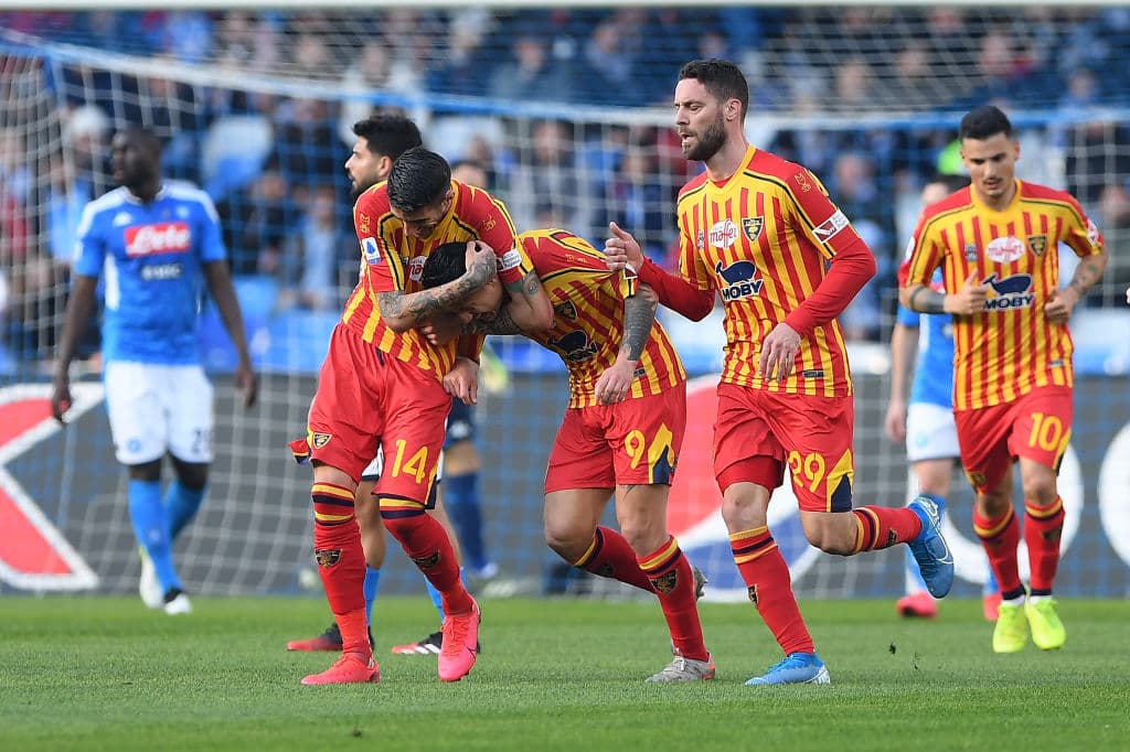 Lecce obtiene una victoria cómoda ante el Napoli de Gattuso con 3-2. El último tanto para la escuadra napolitana cayó en el minuto 89 por parte de Callejón. El mexicano Hirving Lozano entró al minuto 76 del partido.