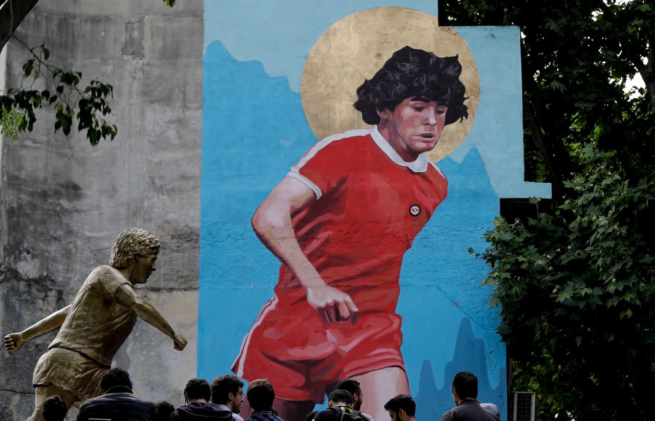 “Las esculturas generalmente son para los muertos, y Diego vive. El homenaje hay que hacerlo en vida y que sepa que el barrio siempre lo recordará”, dijo Alberto Pérez, de la promotora de la obra.