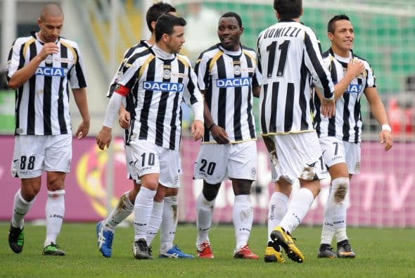 Sánchez puso el 2-0 y el 3-0 pero no le bastó a este crack.