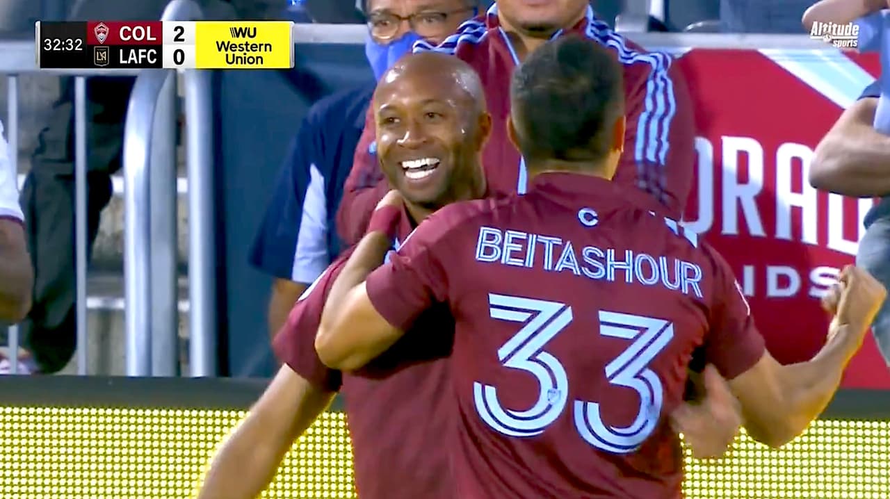 Collen Warner anota con un derechazo y pone al borde de la eliminación a LAFC