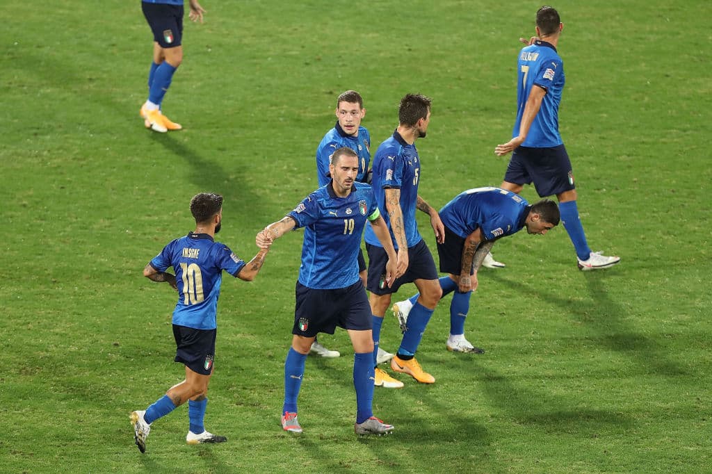 Edin Dzeko adelantó a los visitantes a los 57’ de juego. Stefano Sensi (67’) marcó el gol del empate.