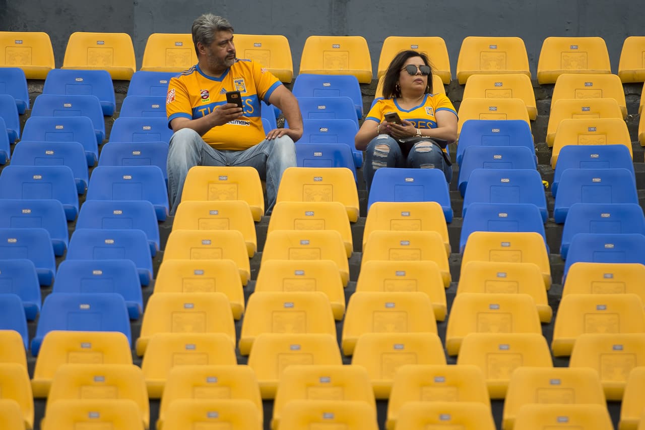 Este es el marco con el que las aficiones de los dos equipos regiomontanos se preparaban para alentar a Tigres y Rayados en el Clásico Regio edición internacional en la Final de la Liga Campeones de la Concacaf.
