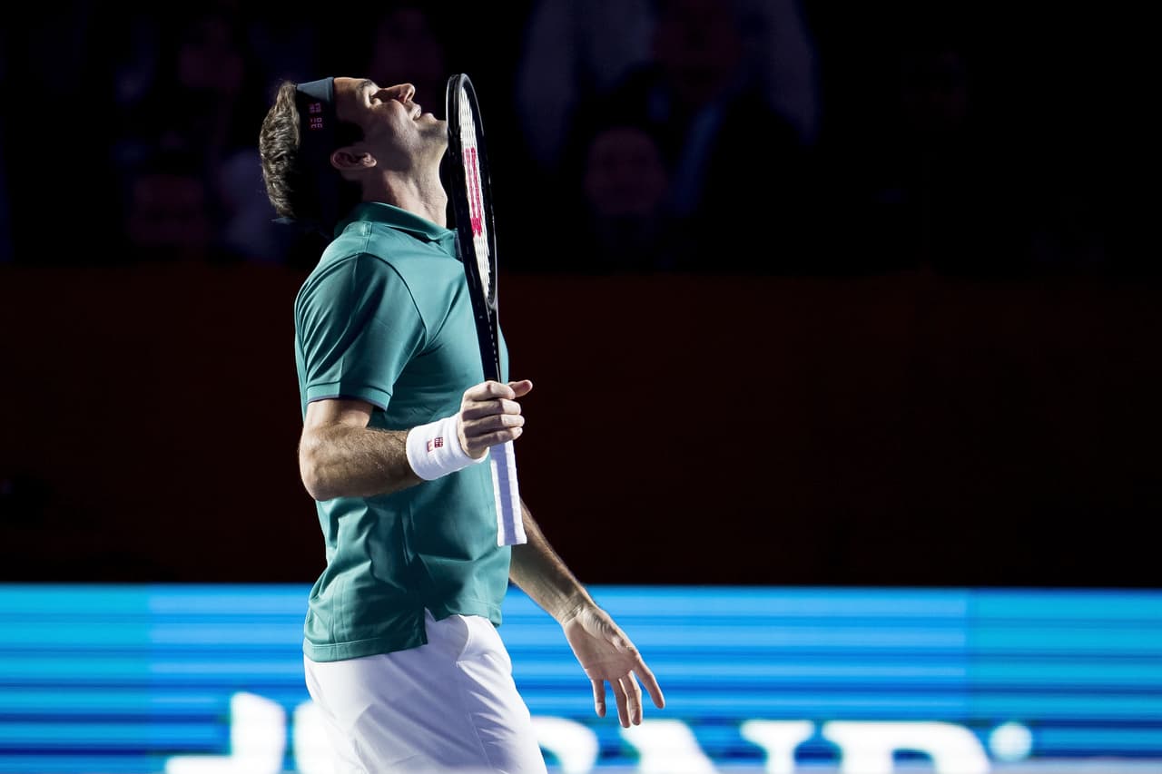 Roger Federer se impuso 2 sets a 1 ante Alexander Zverev en un juego de exhibición que representó una fiesta total en la Plaza de Toros México.
