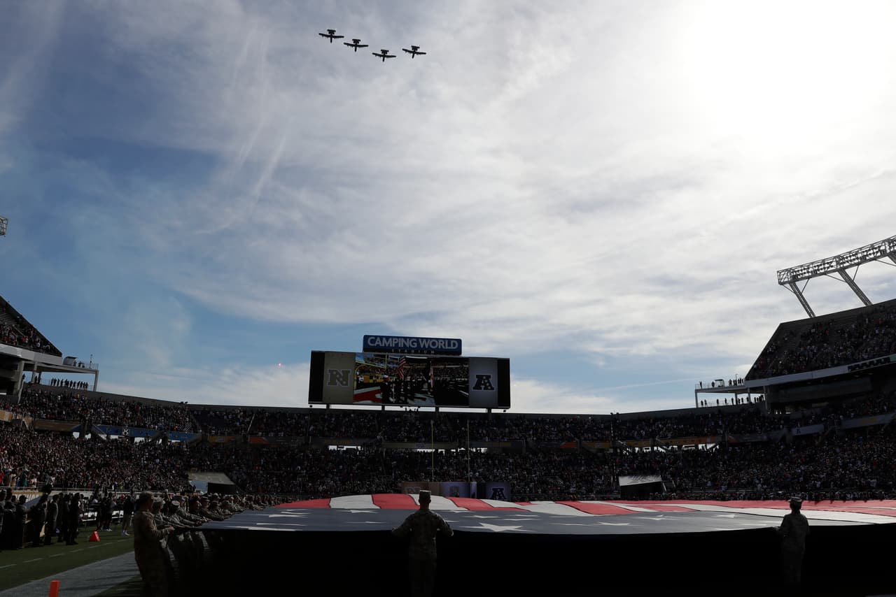 El duelo se llevó a cabo en el Camping World Stadium en Orlando, Florida.