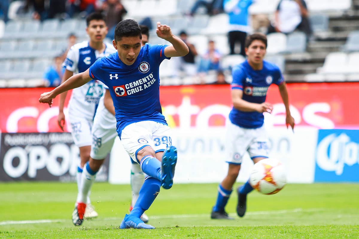 El cobro de Brayan Moctezuma al 82', se convirtió en el 2-0 a favor del Cruz Azul para sellar el histórico triunfo.