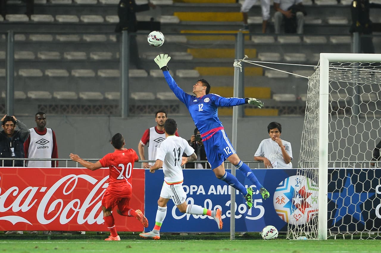 Alfredo Talavera: CALIFICACIÓN 8: El arquero mexicano tuvo una gran actuación en el partido al realizar buenas atajadas en la primera parte. En el gol no tuvo mucha fortuna luego de que el balón tuviera un bote extraño tras estrellarse con el poste.