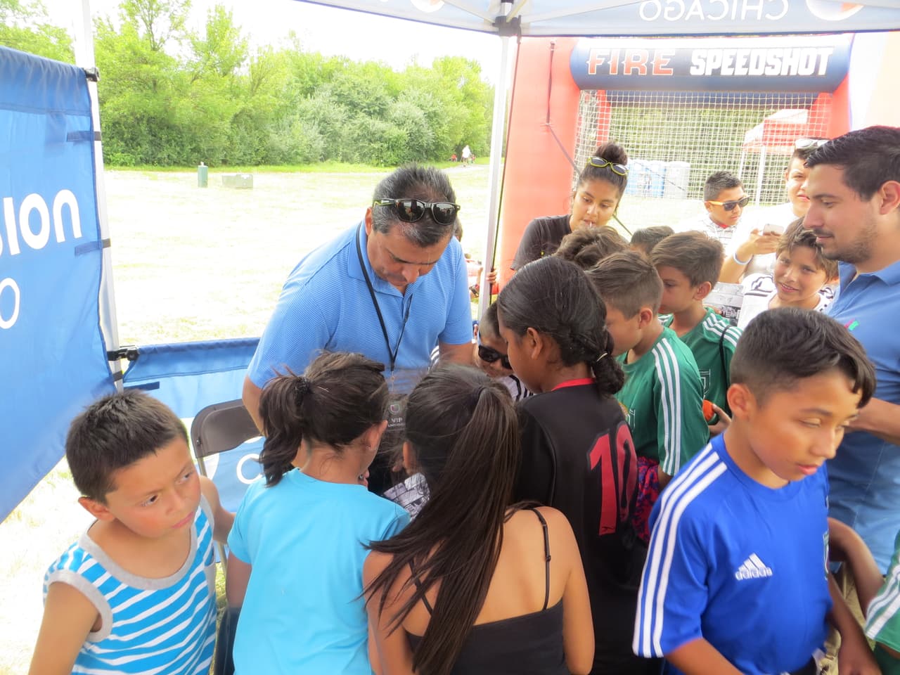 Héctor Lozano y Julio El Lobo de La Que Buena 105.1 dijeron presente en el torneo Copa Univision 2015. Mira que bien la pasaron.