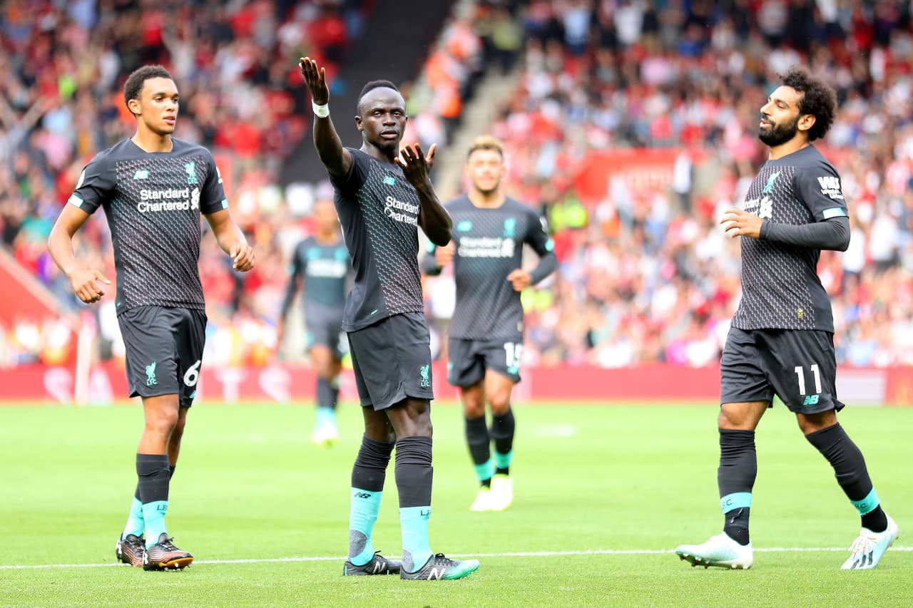 El Liverpool venció 2-1 con goles de Firmino y Mané al Southampton.