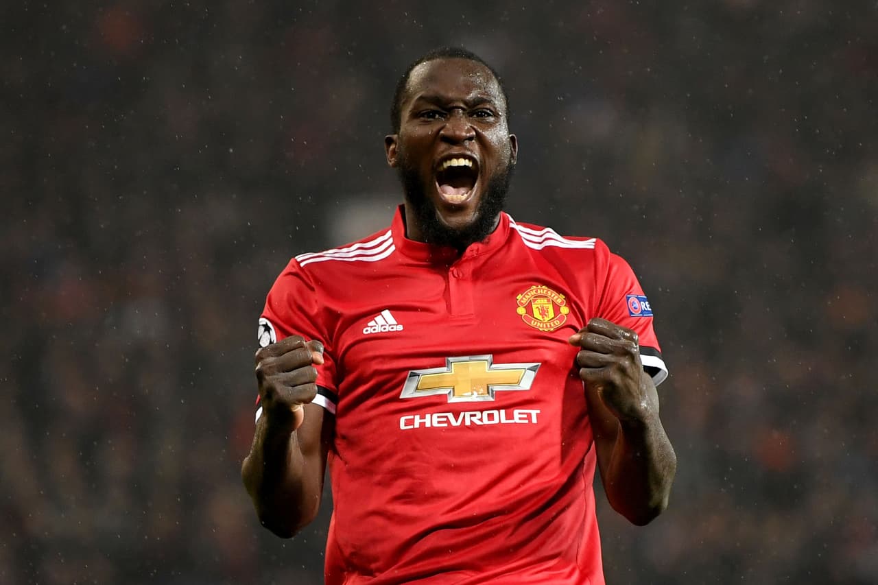 MANCHESTER, ENGLAND - SEPTEMBER 12: Romelu Lukaku of Manchester United celebrates scoring his sides second goal during the UEFA Champions League Group A match between Manchester United and FC Basel at Old Trafford on September 12, 2017 in Manchester, United Kingdom. (Photo by Shaun Botterill/Getty Images)