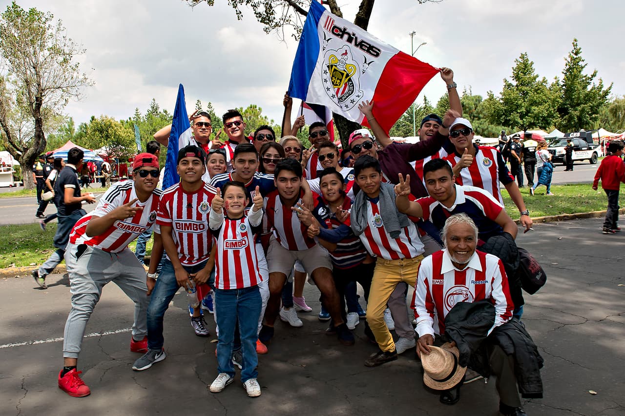 El color de la afición en la Jornada 9
