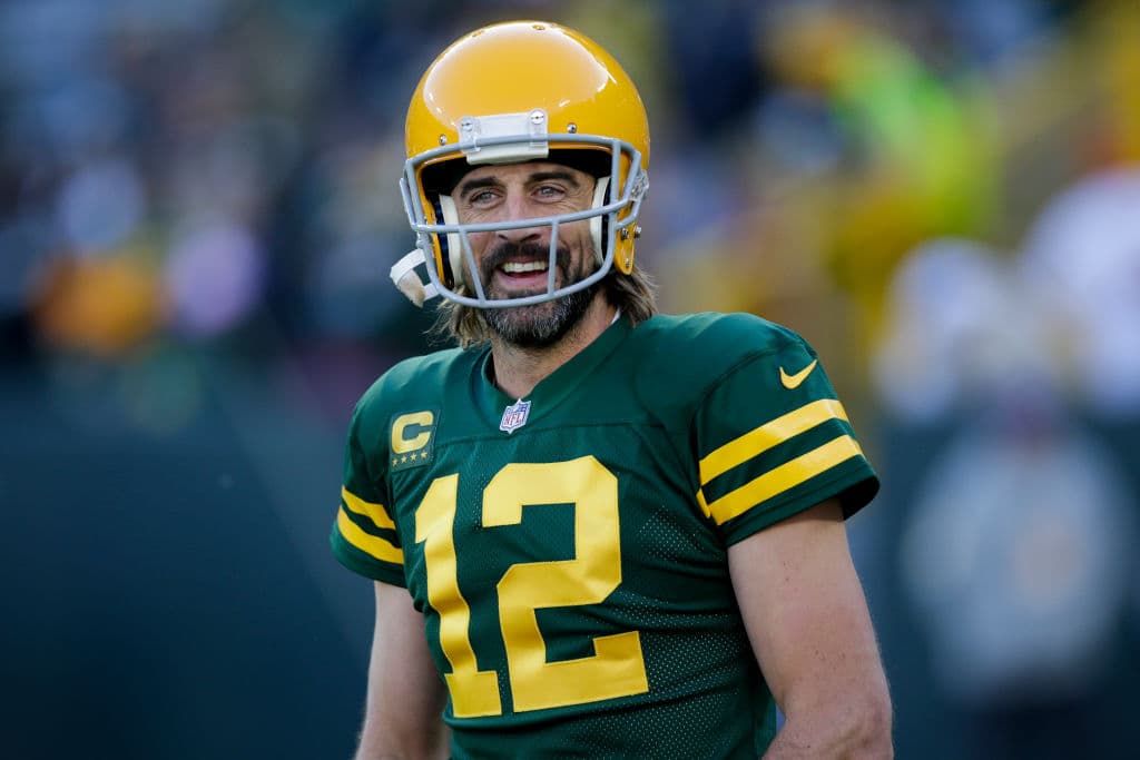 El quarterback de los Green Bay Packers y la exitosa actriz confirmaron su compromiso en febrero luego de haber mantenido su relación un poco en secreto.
<br>
