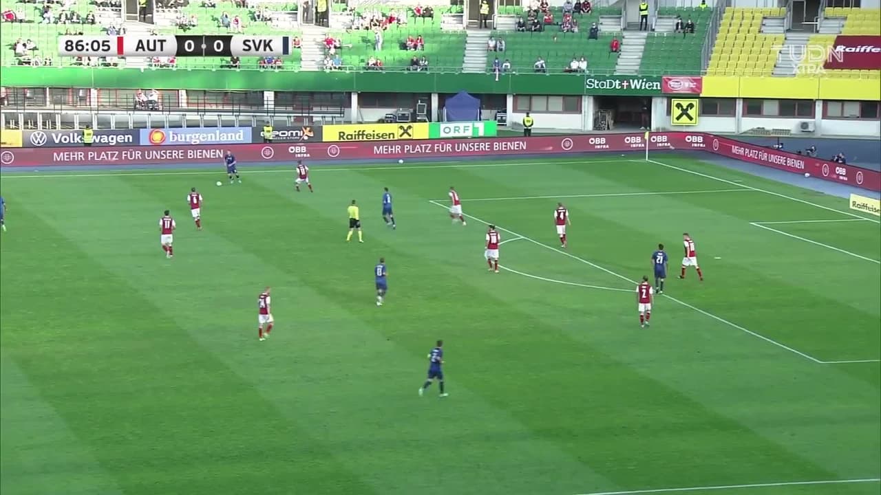 ¡TIRO ATAJADO! disparo por Marko Arnautovic.