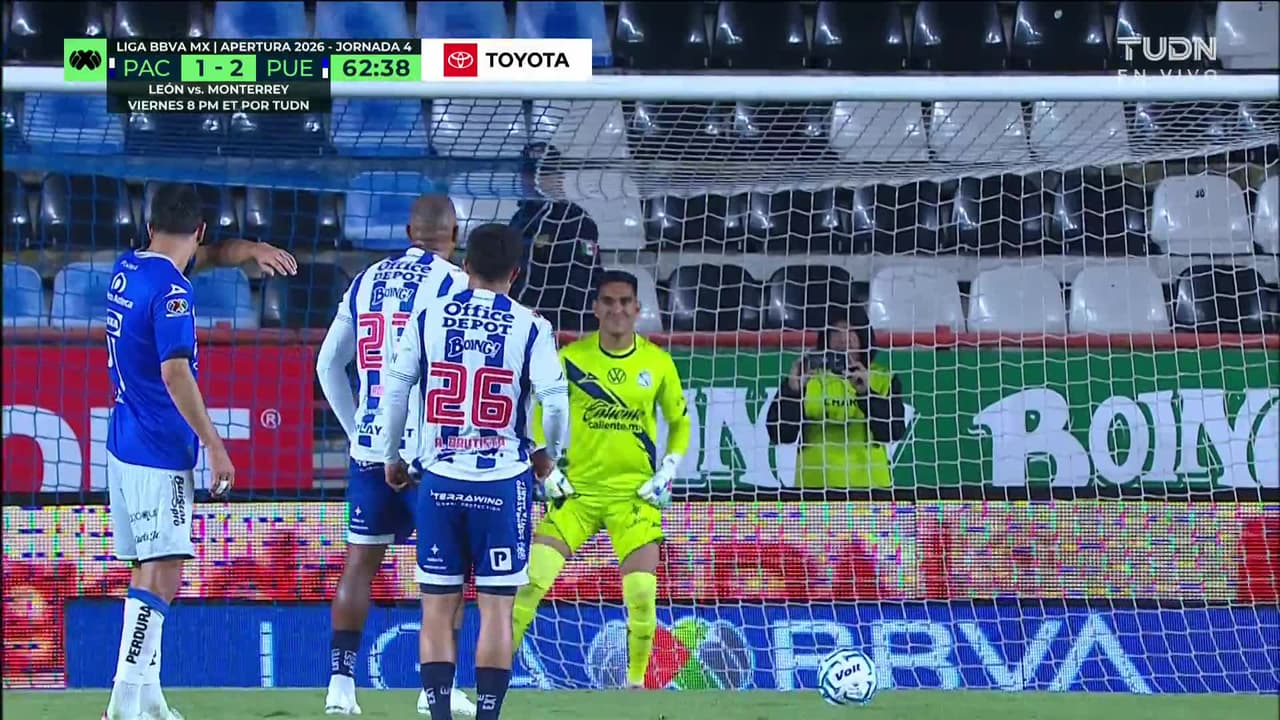 ¡GOL!  anota para Pachuca. Salomón Rondón