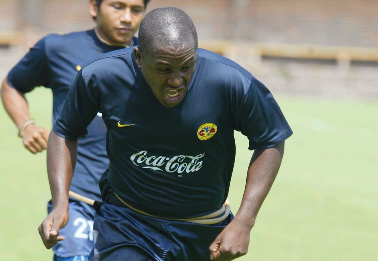 El colombiano Leonardo Fabio Moreno reforzó al América en 200 sin éxito y tras su préstamo en Celaya lo intentó de nuevo en 2001, pero tampoco pudo ratificarse.