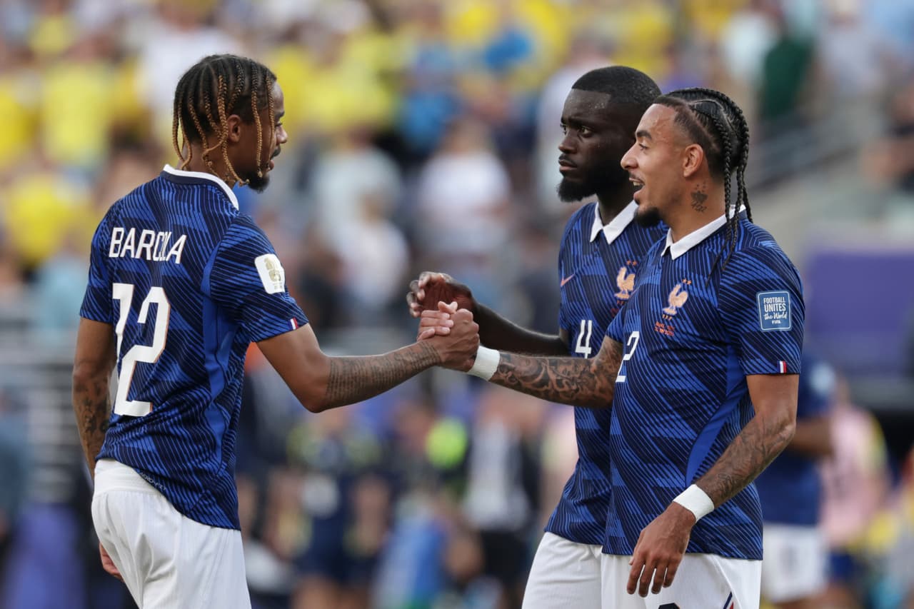 Francia deja fuera del Mundial a Suecia y avanza a octavos de final de la mano de un imbatible Mbappé