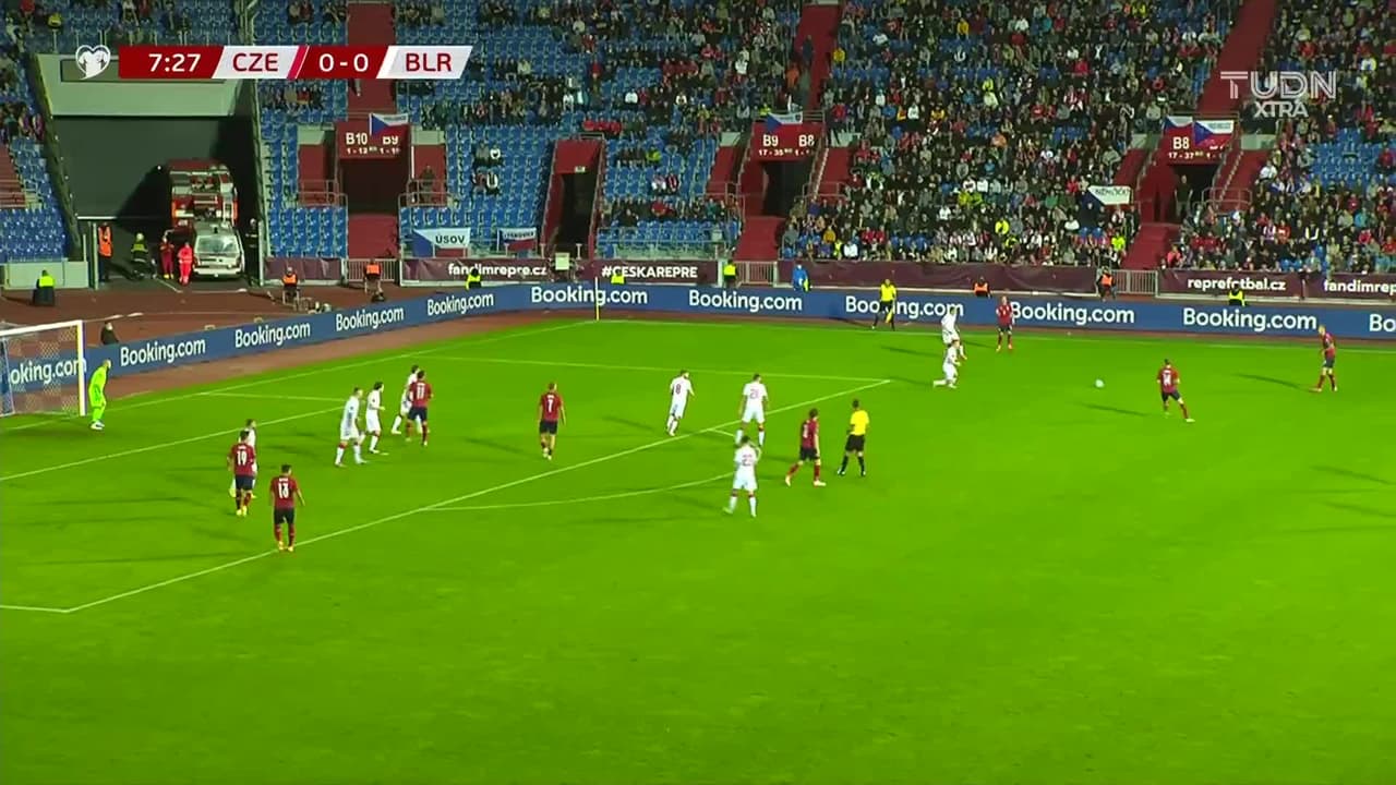 ¡TIRO ATAJADO! disparo por Jakub Jankto.