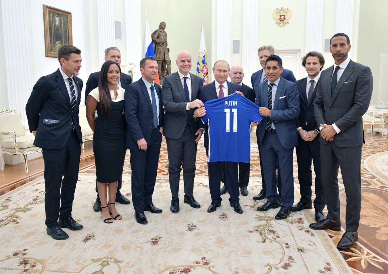Varias de estas mismas leyendas también compartieron días antes con el presidente ruso Vladimir Putin y con el presidente de la FIFA, Gianni Infantino.
