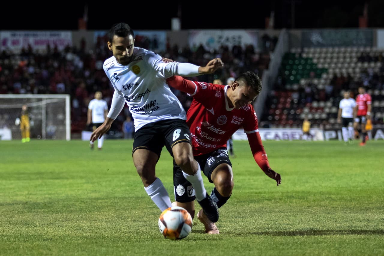 El primer tiempo dejó un duelo cerrado entre Mineros de Zacatecas y Dorados de Sinaloa.