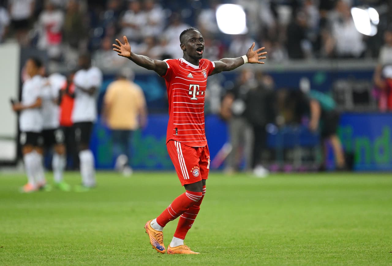 Sadio Mané salió lesionado con el Bayern.