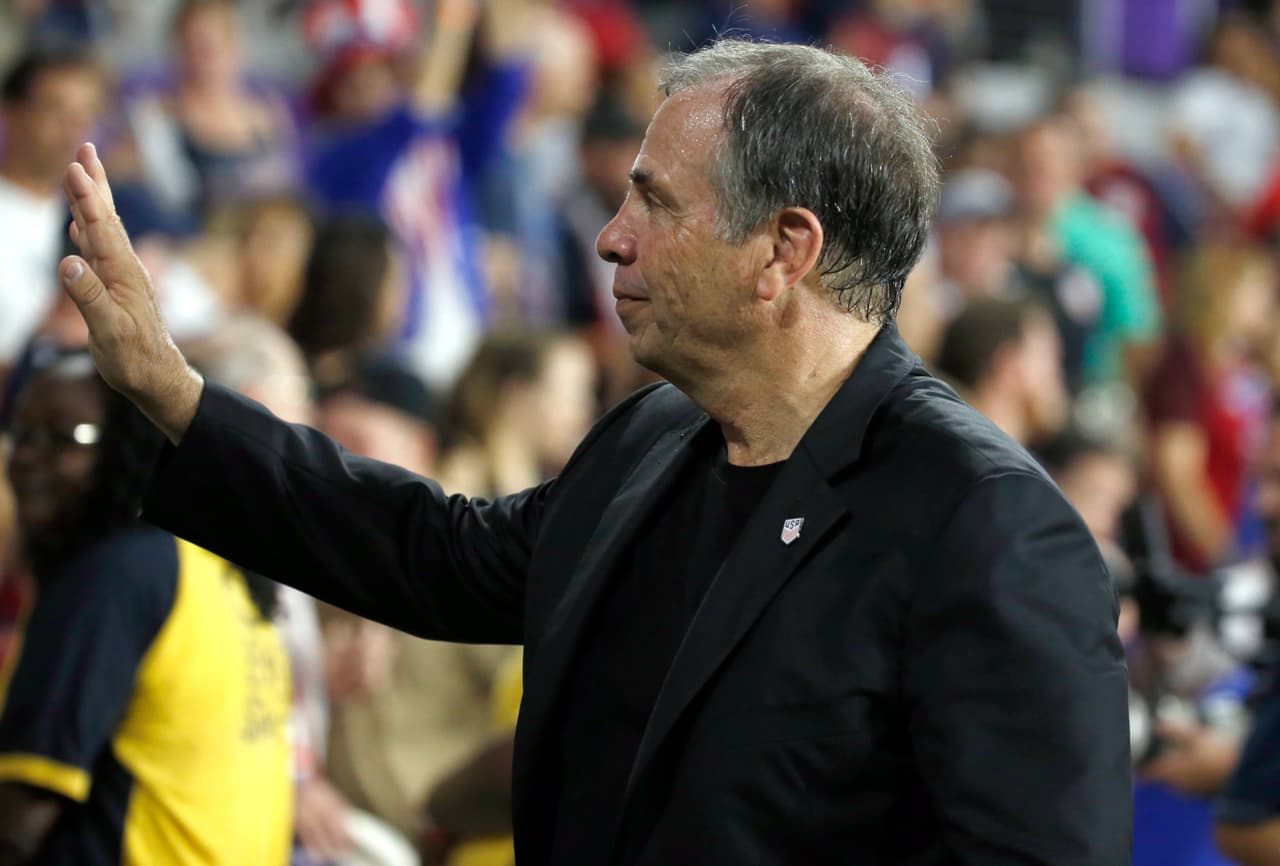 "De la mano de Bruce...": en New England saludan con entusiasmo la llegada de Arena