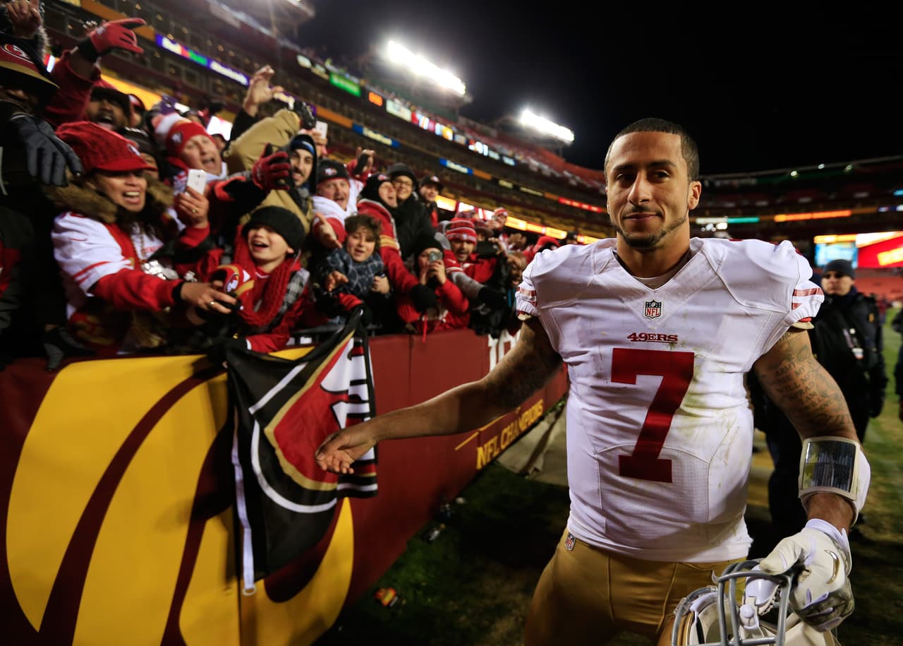 Washington rechaza rumores sobre contratar a Colin Kaepernick