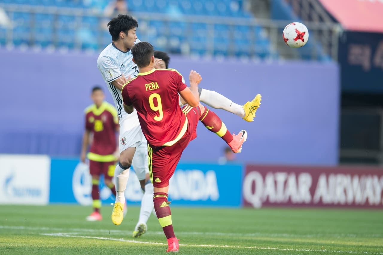 Japón llegó a esta fase luego de ser tercero en el grupo D, en donde se enfrentó a Uruguay, Sudáfrica e Italia.