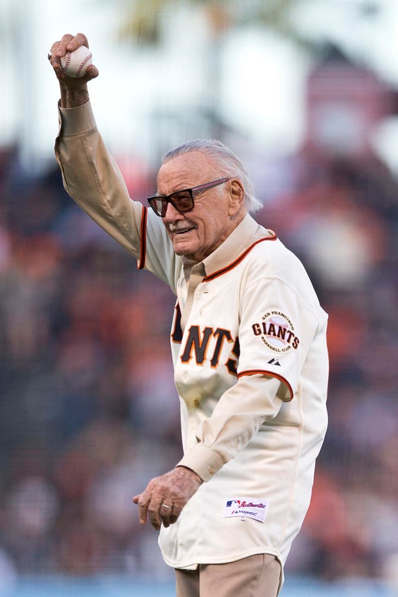 El brazo más hábil del cineasta era el derecho y así lo probó las veces que fue homenajeado en el béisbol de las Grandes Ligas, su deporte favorito.
