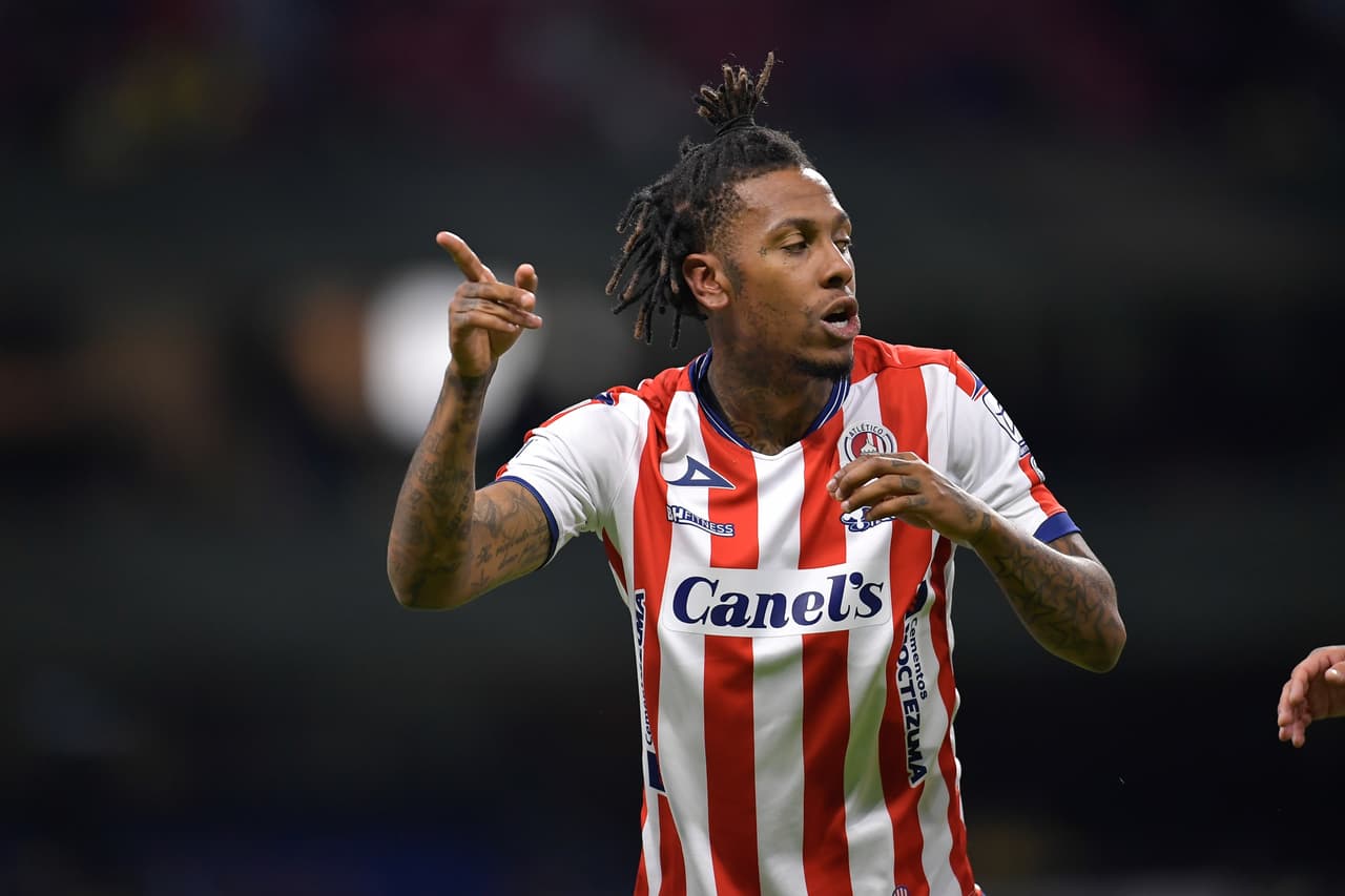 Atlético de San Luis le dio un ‘baile’ al América y lo estaba goleando con tantos de Bilbao, Hernández y Berterame, pero en los últimos minutos las Águilas tuvieron una reacción que no alcanzó gracias a los goles de Roger y Henry.