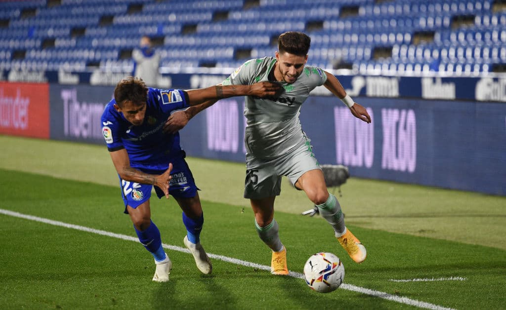 Ángel Rodríguez definió con una vistosa tijera dentro del área.